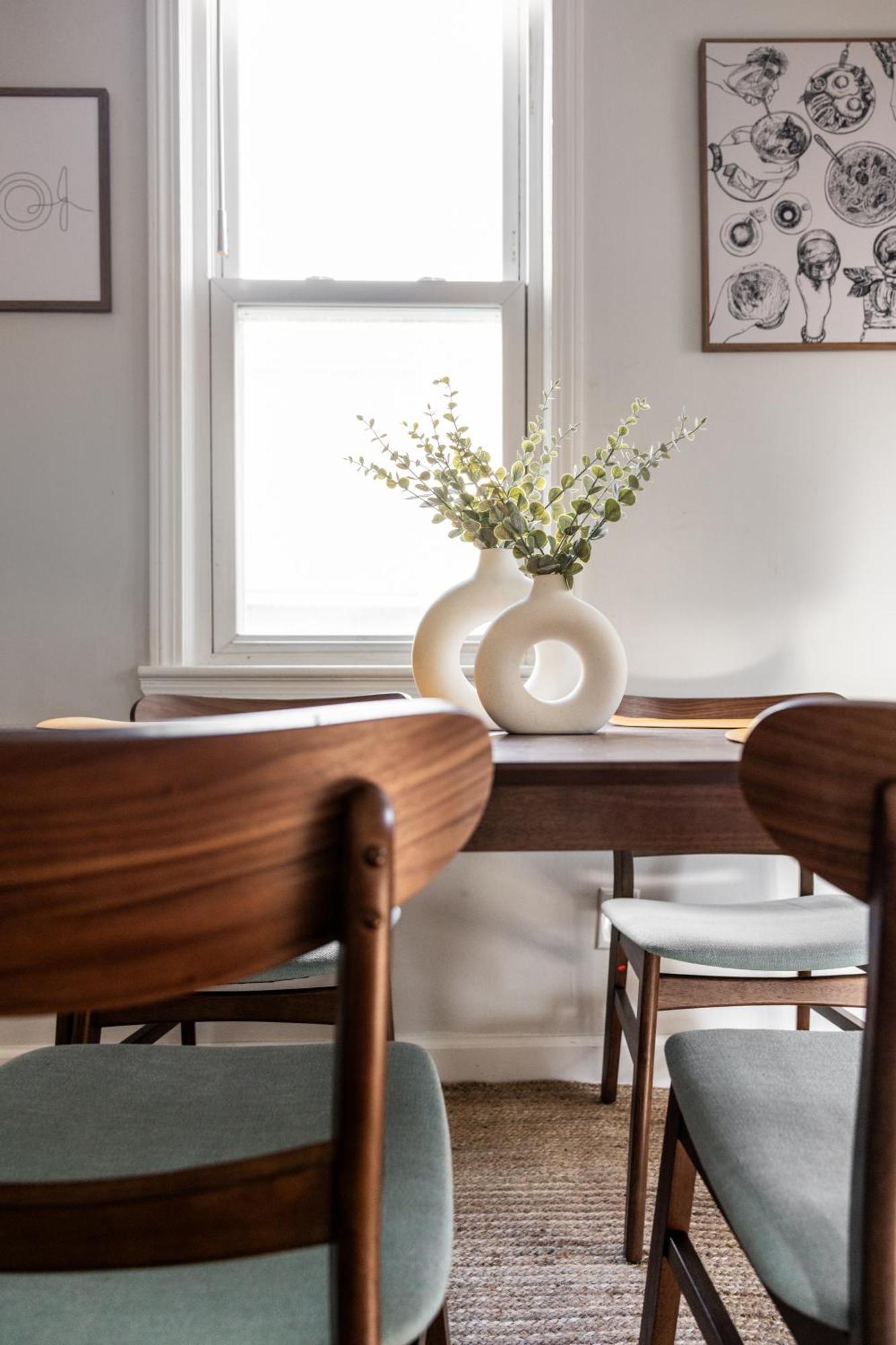 Mid-Century Modern Retreat In Little Italy Apartment Cleveland Luaran gambar