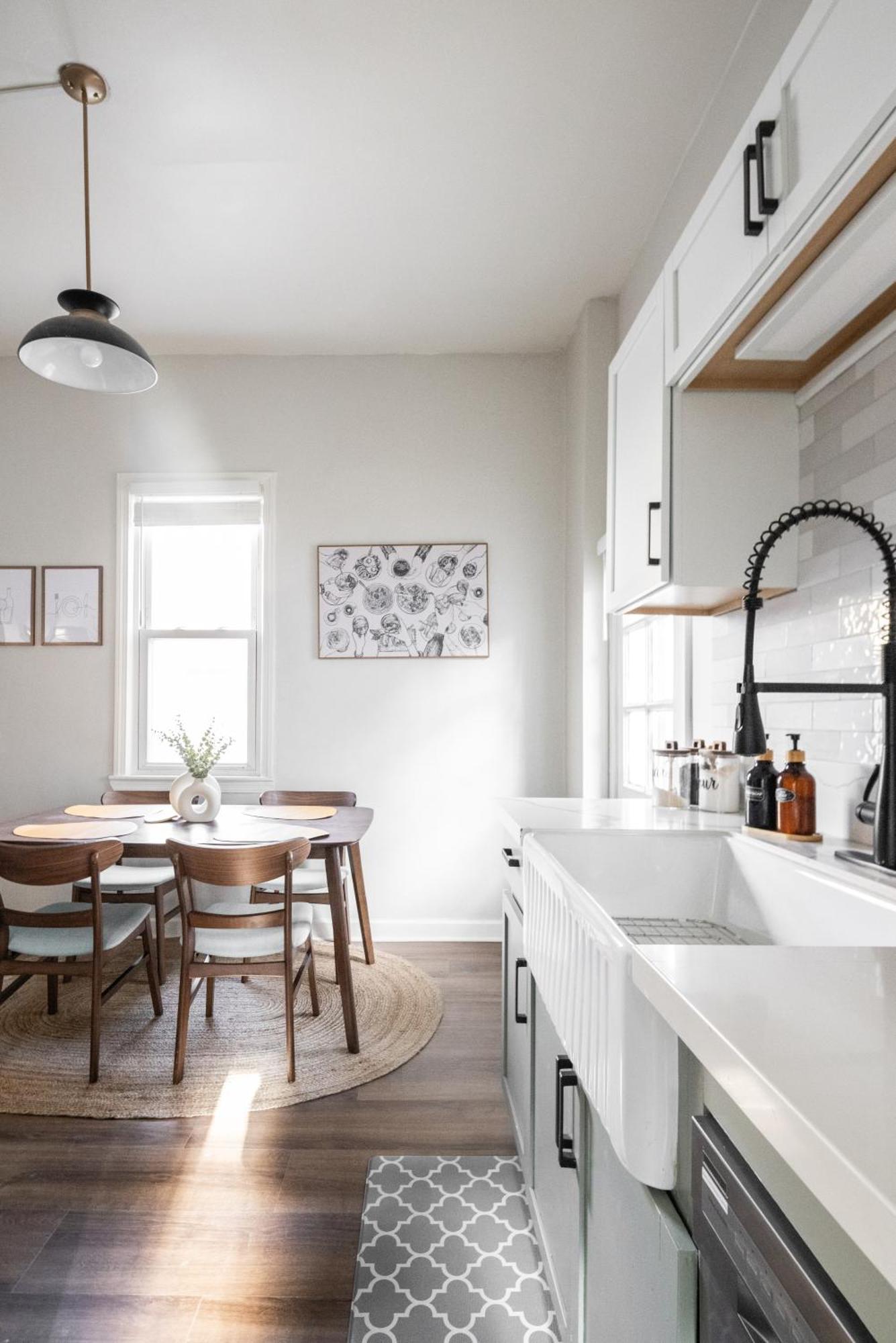 Mid-Century Modern Retreat In Little Italy Apartment Cleveland Luaran gambar