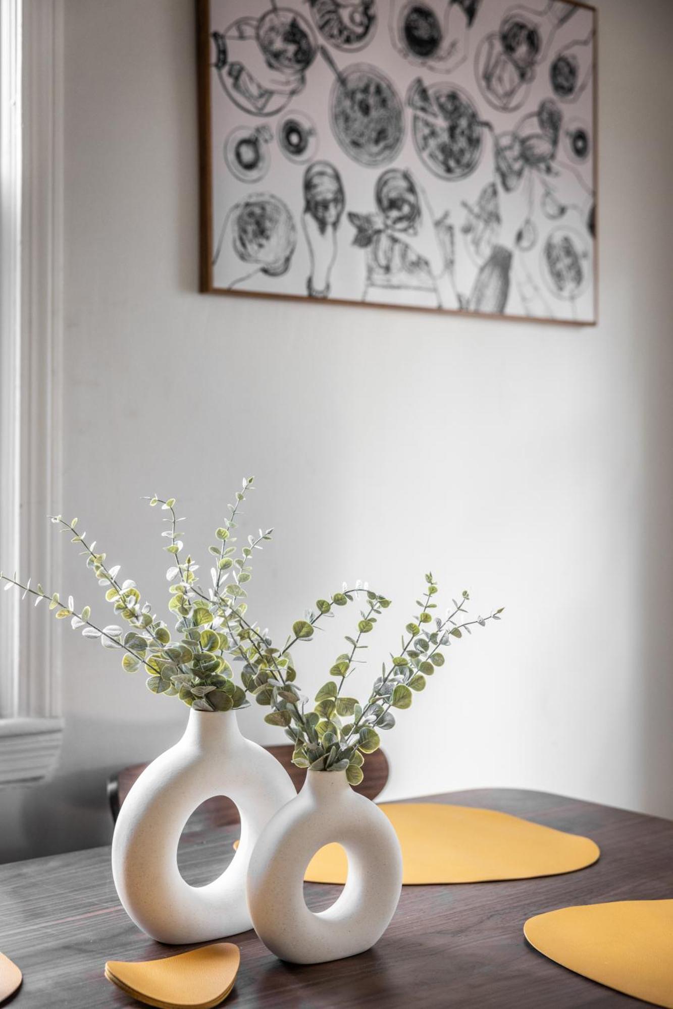 Mid-Century Modern Retreat In Little Italy Apartment Cleveland Luaran gambar