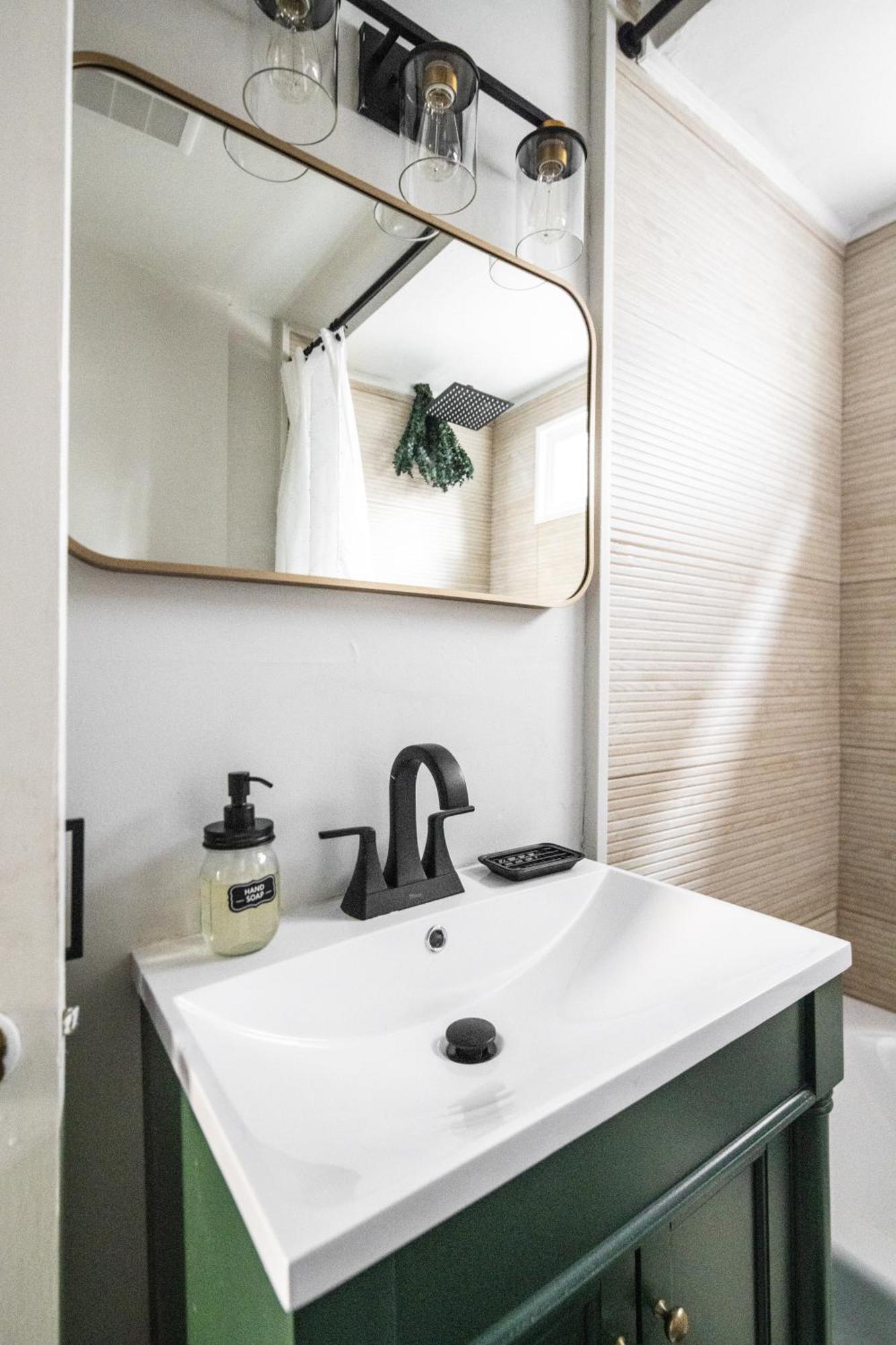 Mid-Century Modern Retreat In Little Italy Apartment Cleveland Luaran gambar